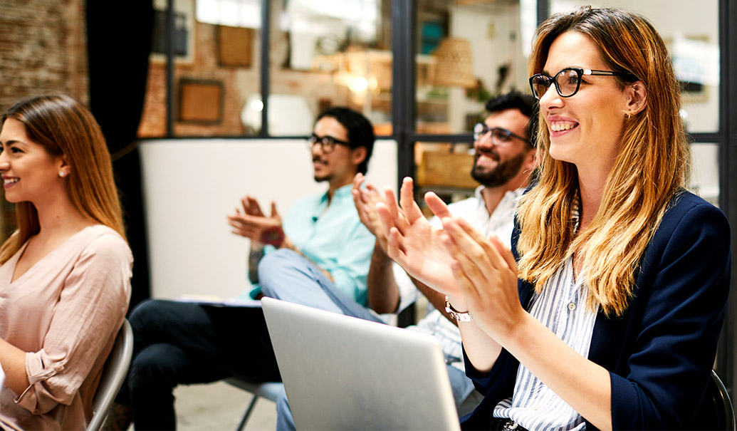 Easing change management for sales teams through game-based learning